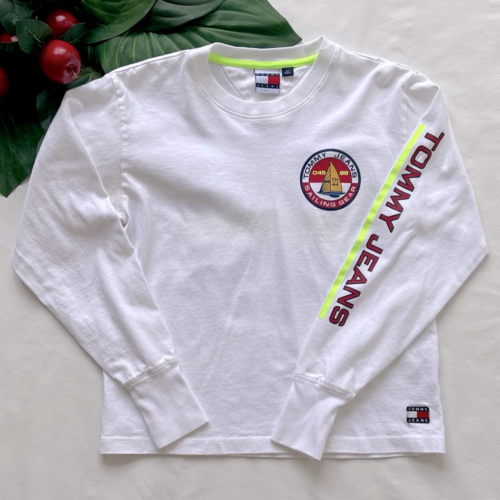 Tommy Hilfiger Long Sleeve White Crew-Neck Graphic T-Shirt S (Women’s)